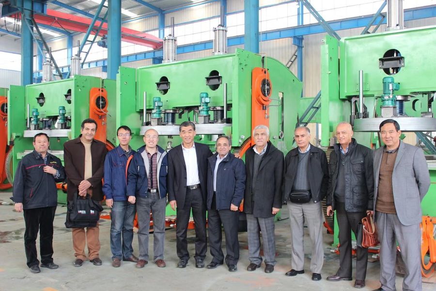 중국 QINGDAO SHENGHUALONG RUBBER MACHINERY CO.,LTD 회사 프로필